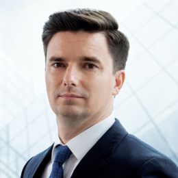 业绩下滑引发CAVA(CAVA.US)股价重挫!华尔街争论:“抄底机会” versus “惩罚性区间”?